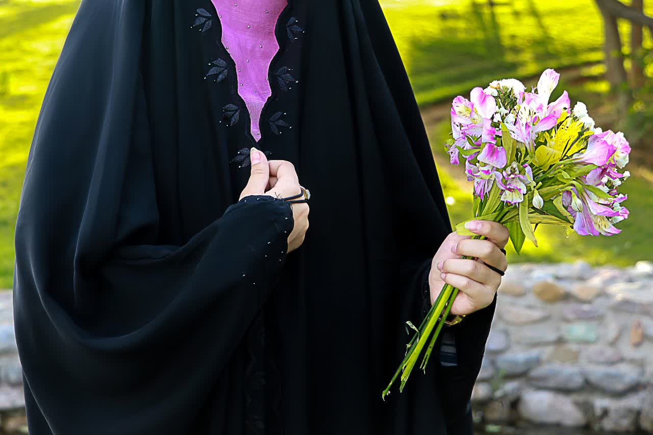 چادر عبایی کارشده گلدوزی